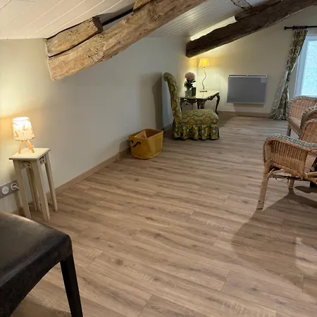 住宿加早餐酒店 Tracie's Nanteuil-en-Vallée